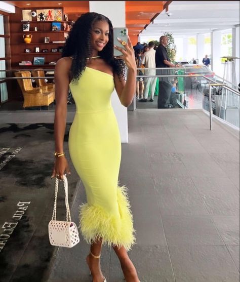 Yellow Birthday Dress Black Women, Simple Birthday Dress Ideas For Women, Elegant Birthday Outfit Classy, Graduation Guest Outfit Ideas, Graduation Designs, Graduation Guest Outfit, 30th Birthday Outfit, Black Wedding Guest Dresses, Outfit Ideas For Black Women