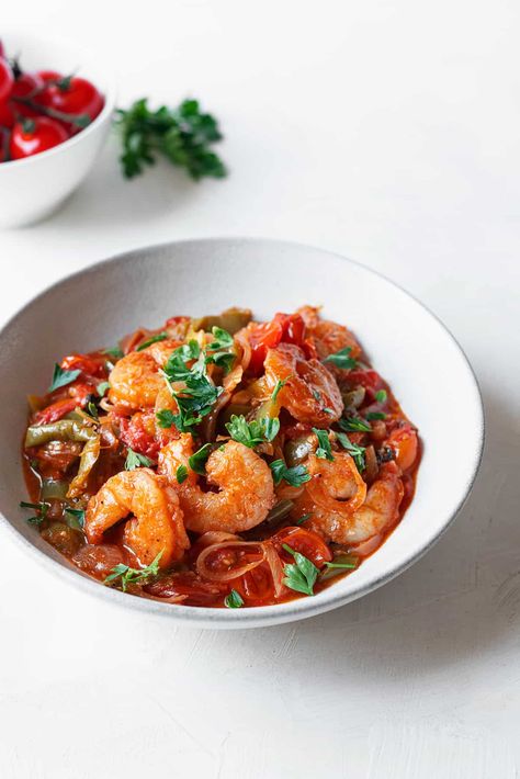 Shrimp Bake in Tomato Sauce Shrimp In Tomato Sauce, Sauce For Shrimp, Shrimp Bake, Shrimp Benefits, Shrimp Healthy, Garlic Parmesan Pasta, Complete Meals, Food Dolls, Shrimp Sauce