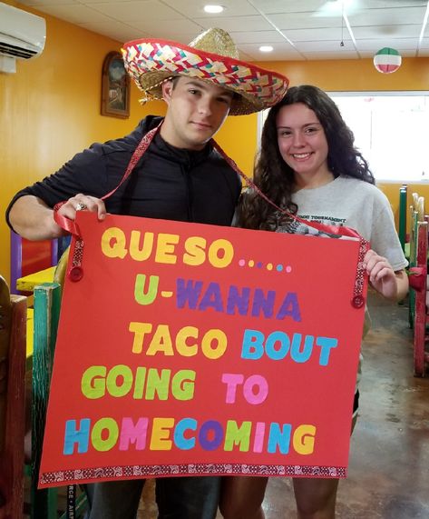 Homecoming idea ;-) Football Homecoming Ideas, Homecoming Date Ideas, Hoco Poster Ideas, Hoco Court, Homecoming Dates, Cute Homecoming Proposals, Football Homecoming, Homecoming Ideas, Poster Ideas