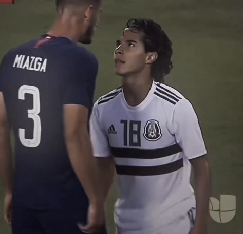 Diego Lainez Short Hair, Diego Lainez Girlfriend, Diego Lainez Pfp, Soccer Boyfriend, Soccer Guys, Soccer Boys, Inside Jokes, Soccer Players, Future Husband