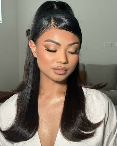 Flawless hair alert! 💫 Thank you @styling.by.mel for sharing this beauty Henna Day, Bratz Aesthetic Outfit, Hairstyle 2023, Quinceanera Makeup, Bridesmaid Hairstyle, Bratz Aesthetic, High Ponytail Hairstyles, Birthday Hairstyles, Hairstyle Inspo