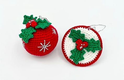 Christmas Crochet Ideas, Crochet Dog Clothes, Free Pattern Crochet, Crochet Xmas, Red Crochet, Holiday Crochet, Christmas Ornament Pattern, Crochet Christmas Ornaments, Holiday Crafts Christmas