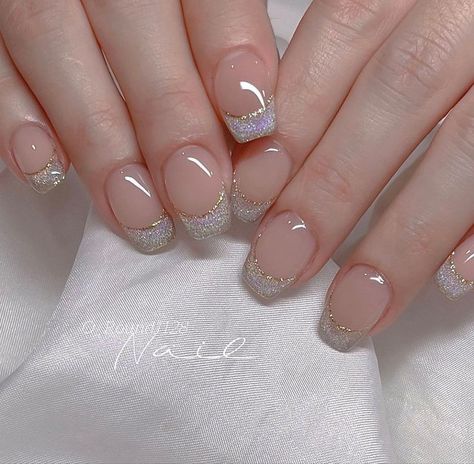 Bridal Glitter Nails, Nail Art Wedding Elegant White, Wedding Guest Nails Ideas Classy, Nail Art Designs Short Nails, Nail Art Designs Short, Short Nails Ideas, Classy Nail Art Ideas, Elegant Touch Nails, Quinceanera Nails