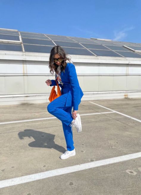 Electric Blue Blazer Outfit, Blazer Azul Rey, Blue Orange Outfit, Blue And Orange Outfit, Blue Blazer Outfit, Outfit Ideas For Spring, Blazer Zara, Colors For Spring, Orange Outfit