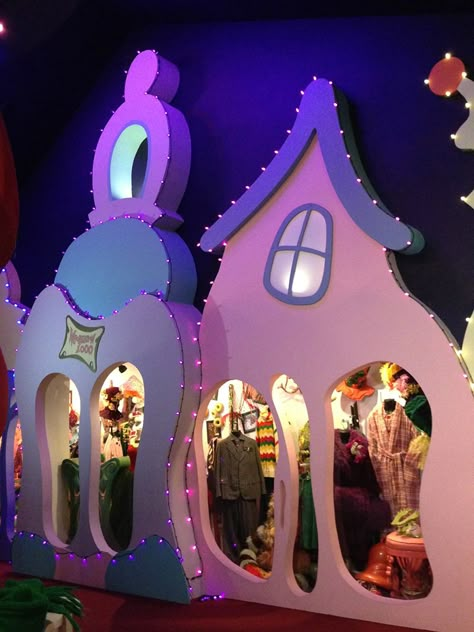 Grinch Whoville Houses, Whoville House Decorations, Whoville Set Design, Grinch Stage Design, Whoville Stage Design, Whoville Christmas Parade Float, Whoville Houses Diy The Grinch, Whoville Christmas Decorations Outdoor, Who Ville Decorations Christmas Ideas