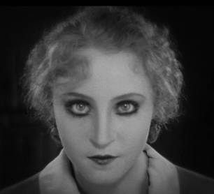 Sarah P--I mean, Maria Brigitte Helm, Metropolis Film, Full Moon In Sagittarius, Metropolis 1927, Face References, Goth Subculture, Fritz Lang, Cinema Art, Occult Symbols