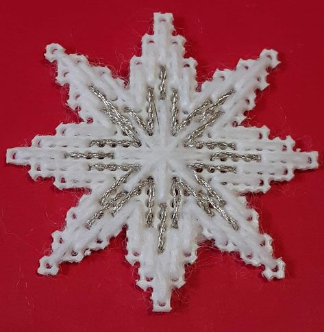 Plastic Canvas Snowflake, Tapestry Crafts, Snowflake Patterns, Stitch Witchery, Plastic Canvas Books, Plastic Canvas Stitches, Plastic Canvas Ornaments, Plastic Canvas Tissue Boxes, Easy Christmas Decorations