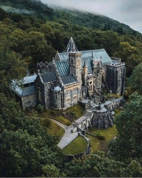 Witchy House, Scotland History, Small Castles, Castle Mansion, Castles In Scotland, Abandoned Castles, Scotland Castles, Castle Ruins, Beautiful Castles