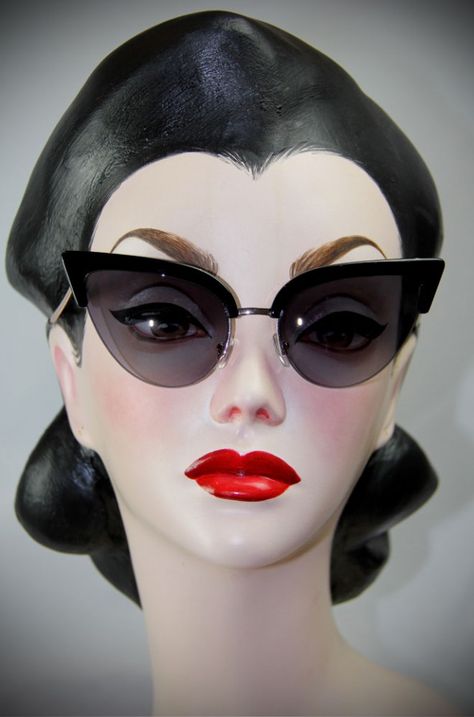 50s Detective, Faces Sunglasses, 50s Sunglasses, 60s Fashion Women, Deadly Females, Cat Eye Sunglasses Vintage, Cateye Glasses, Black Cat Eye, Diamond Face Shape