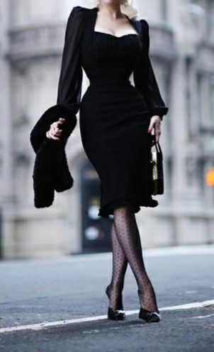 Noir Fashion Woman, Vintage Noir Outfit, Morticia Addams Aesthetic Outfit, Hollywood Glam Outfit, Old Hollywood Outfits, Modern Pin Up Style, Black Mermaid Dress, Money Dress, Glamour Outfit