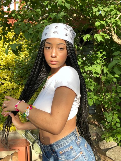 Box Braids Bandana, Bandana Braid Hairstyles, Braids And Bandanas, Bandana With Braids, Bandana Hairstyles Braids, Braids With Bandana, Bandana Outfit Ideas, Braids And Hats, Cowgirls Hairstyles