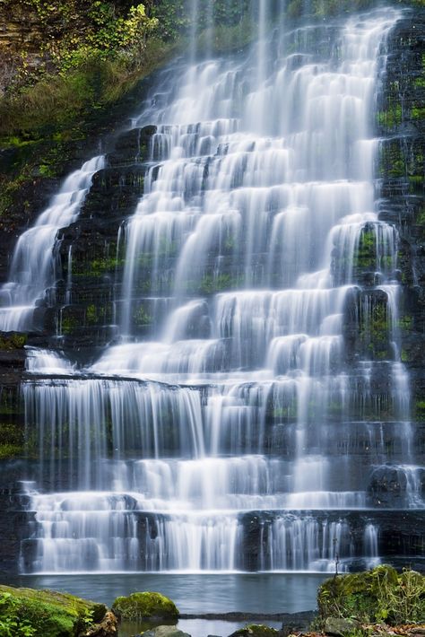 15 Amazing Waterfalls in Tennessee - The Crazy Tourist Tennessee Pictures, Cummins Falls State Park, Burgess Falls State Park, Rock Island State Park, Burgess Falls, Tennessee Waterfalls, Tennessee Road Trip, Nashville Vacation, Tennessee Travel