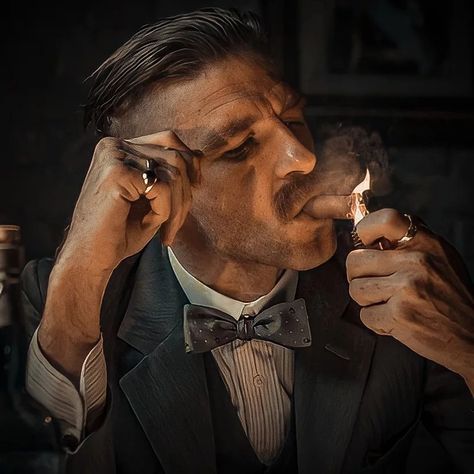 Ganster Pictures, Barbershop Poster, Arthur Shelby, Red Dead Redemption Art, Peaky Blinders Series, Peaky Blinders Poster, Peaky Blinders Characters, Peaky Blinders Tommy Shelby, Cillian Murphy Peaky Blinders