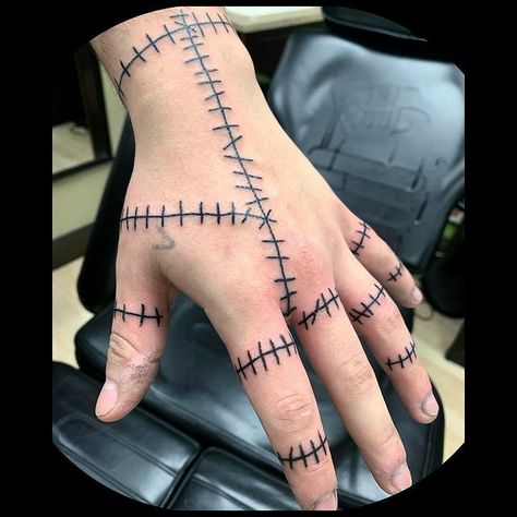 Cool Things To Draw On Your Hand With Sharpie, Stitches Tattoo Hand, Hand Tattoos Sharpie, Cool Pen Tattoos On Hand, Hand Art On Hand, Ideas To Draw On Your Hand With A Pen, Cool Designs To Draw On Your Hand, How To Make Skeleton Hands, Sharpie Tattoos Hand