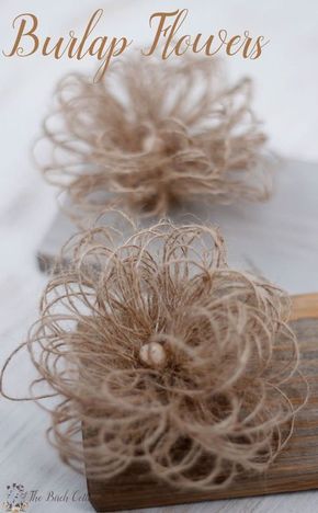 Burlap Flower Tutorial, Twine Flowers, Twine Crafts, Diy Fleur, Burlap Roses, Burlap Projects, Fleurs Diy, Diy Burlap, Burlap Crafts