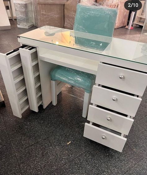 Desk For Nails, Nail Art Table Design, Mini Nail Salon Ideas, Diy Manicure Table, Nail Table Ideas At Home, Mesa Nail Designer, Nail Desk Organization, Home Nail Salon Setup, Nail Suite Ideas