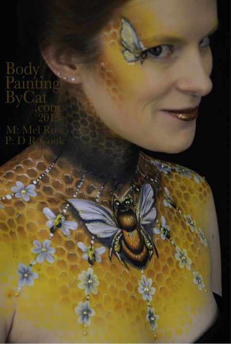 Bee neck bodypaint on Mel by Cat pics DR Cook grin bpc Bee Face Paint, Bee Costume Diy, Bee Face, Bee Makeup, Neck Art, Galaxy Makeup, Bee Costume, Face Art Makeup, Bee Honeycomb