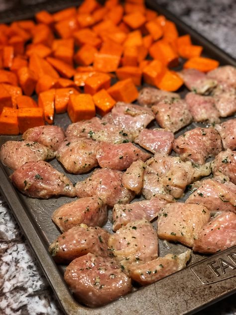 Chicken Thigh And Sweet Potato Sheet Pan, Lunch Meal Prep Sweet Potato, Meat That Goes With Sweet Potatoes, Sheet Pan Dinners Chicken Sweet Potatoes, Sheet Pan Meals With Sweet Potatoes, Healthy Dinner Meal Prep For The Week Families, Fall Chicken Recipes Sheet Pan, Cheap Simple Healthy Meals, Healthy Fall Recipes Dinner Low Carb