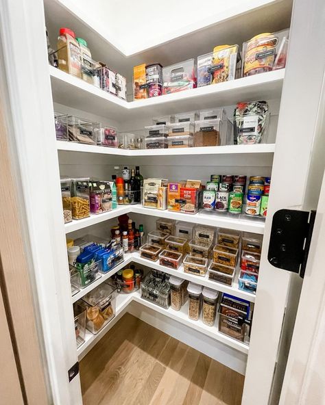 Kitchen Pantry Organization | RíOrganize by Ría Safford - modern organization, kitchen storage, pantry organization, snack storage and pantry ideas Decor Under Staircase, Staircase Storage Ideas, Under Staircase Storage, Ideas Under Stairs, Storage Ideas Closet, Corner Pantry Ideas, Under Stairs Storage Ideas, Under Staircase, Stairs Storage Ideas