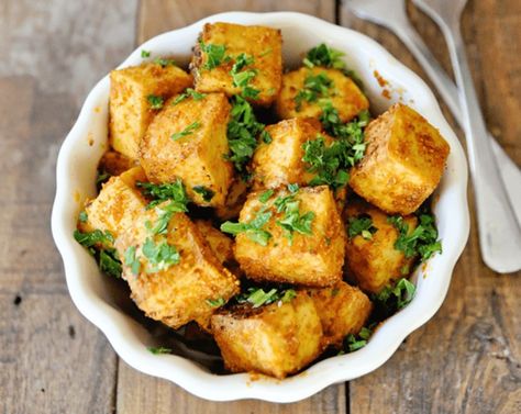 This Oven Roasted Tofu with Spanish Paprika and Parsley is truly amazing. If you don't like tofu, you need to try it this way! The perfect dish to enjoy on a busy weeknight next to a simple salad for a healthy and delicious meal. Make sure to use firm or extra-firm tofu for the best results. Roasted Tofu, Parsley Recipes, Cooking App, Tofu Dishes, Simple Salad, Living Healthy, Eating Clean, Food Articles, Tofu Recipes