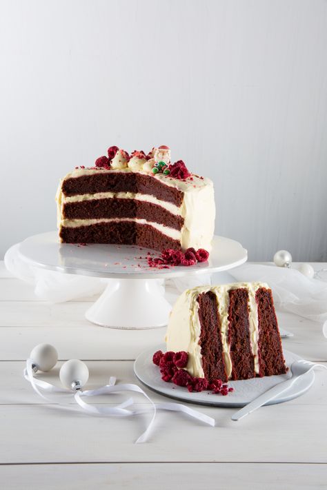 Red Velvet Beetroot Cake, Piping Peonies, Velvet Chocolate Cake, Beetroot Cake Recipe, Allotment Recipes, Red Velvet Chocolate Cake, Cafe Sweets, Red Velvet Chocolate, Beetroot Cake