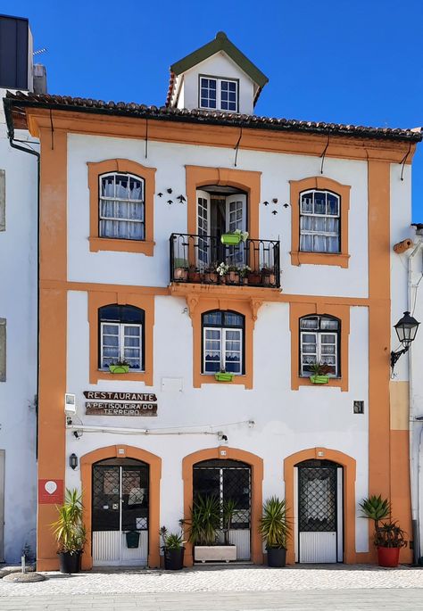 Traditional Portuguese House in Coimbra, decorative house facade Portuguese Style Home, Traditional Portuguese House, Portuguese Buildings, Portuguese House, Portuguese Architecture, Pop Up Restaurant, House Facade, Filipino Culture, Yellow House