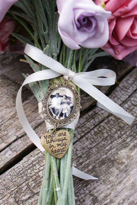 Bouquet Photo Charm Heart Wedding Bouquet Photo Charm Quote #gadget Bouquet Photo Charm, Wedding Bouquet Photo Charm, Bridal Bouquet Charms, Wedding Bouquet Charms, Bouquet Jewelry, Bouquet Photo, Wedding Charm, Bouquet Charms, Groom Boutonniere