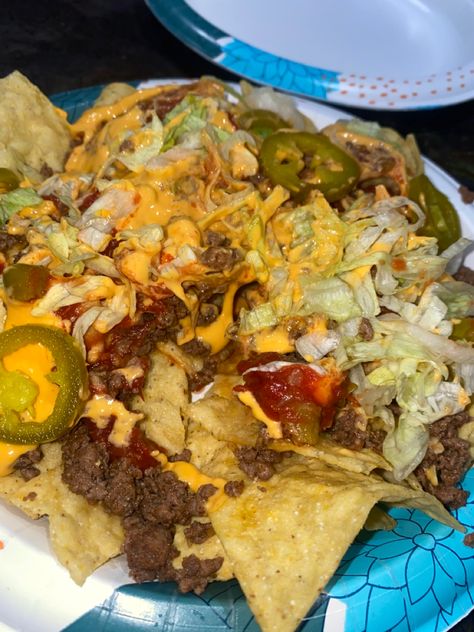 Loaded Nachos Aesthetic, Nachos Aesthetic, Loaded Nachos Recipe, Steak Nachos, Nacho Recipe, Loaded Nachos, California Food, Soul Food Dinner, Nachos Recipe