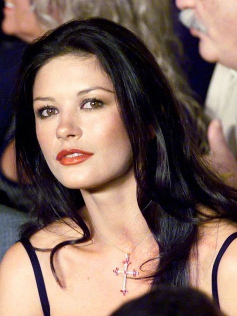 Catherine Zeta Jones No Makeup, Katherine Zeta Jones, Catherine Zeta Jones Young, Chantal Goya, Farrah Fawcet, Victoria Principal, Sean Young, Zeta Jones, British Women