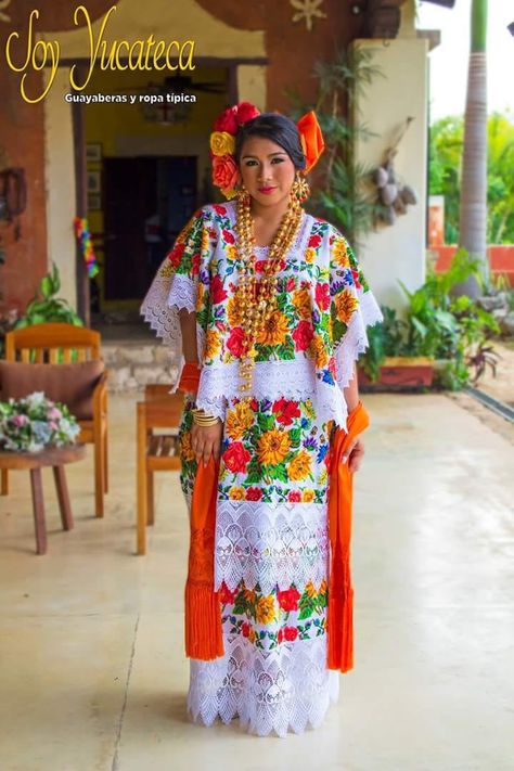 Traje y modelo el Estado de Yucatan, México. Folklorico Dress, Folklorico Dresses, Mexican Models, Mexico Fashion, Ballet Folklorico, Hello Kitty Jewelry, Mexican Outfit, Mexican Dresses, Traditional Fashion