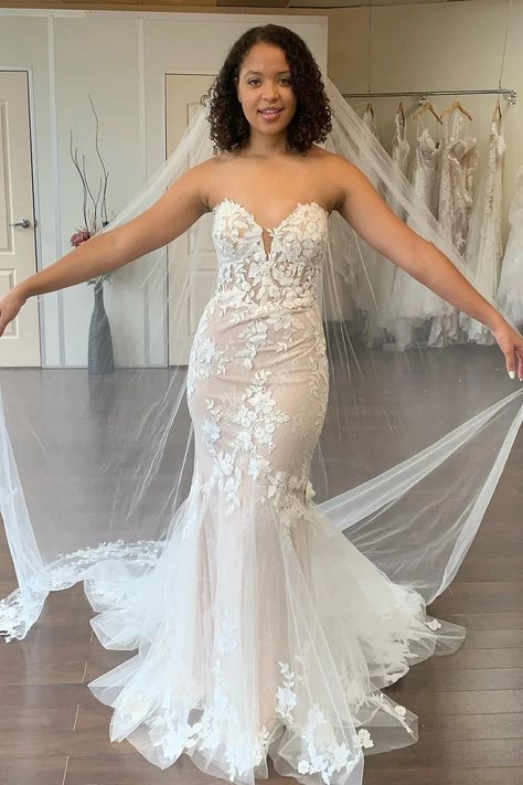 Glamourous Strapless Wedding Dresses Styles 2024 – MyChicDress Tulle Wedding Dress Mermaid, Champagne Wedding Dress Lace, Cheap Lace Wedding Dresses, Winter Wedding Venues, Long Wedding Dress, Mermaid Sweetheart, Wedding Dress With Lace, Wedding Dress Champagne, Bridal Gowns Mermaid