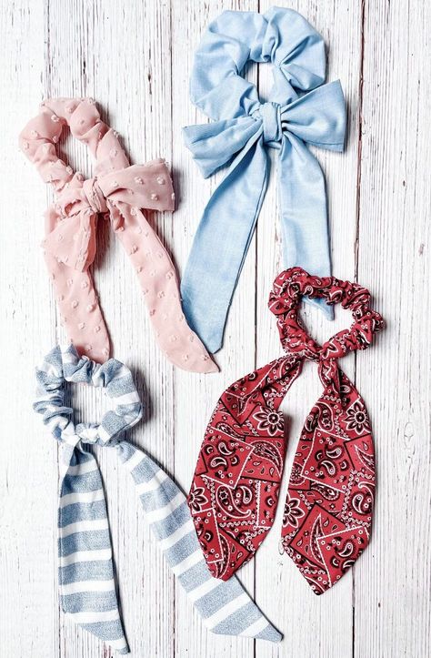 Make yourself this summer’s must-have hair accessory – a DIY scarf and bow scrunchie for a fraction of the price you would pay in stores. Warm weather is coming and one of the best ways to beat the heat is to pull your hair back off your face. But why stick with boring rubber bands and hair ties when you can use a cute scarf or bow scrunchie. These must-have summer accessories are EVERYWHERE but at $12-$20 each at stores like Anthropologie and Free People, buying just a f… Diy Hair Scarf, Sewing Hair Scrunchies Free Pattern, Diy Scrunchie With Bow, Sewing Hair Scrunchies, Hair Scrunchies Diy, Scrunchy Sewing Pattern, Hand Sew Scrunchie, Diy Hair Ties, Hair Doodles