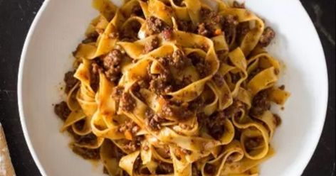 Tagliatelle Bolognese, Ragu Bolognese, Sauce Bolognaise, Pulled Beef, Bolognese Recipe, Beef Pasta, Pasta E Fagioli, Bolognese Sauce, Weekend Meals