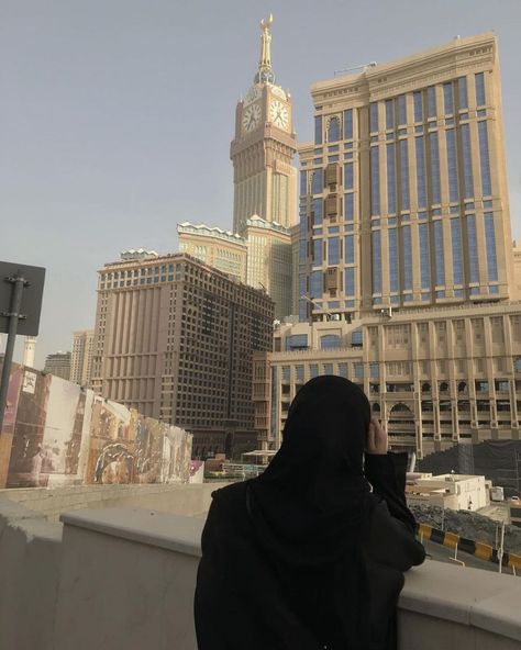 Mecca Aesthetic, Arabic Aesthetic, Mecca Images, Bentuk Alis, Religious Photos, Girl Background, Mecca Wallpaper, Muslim Pictures, Hijab Aesthetic