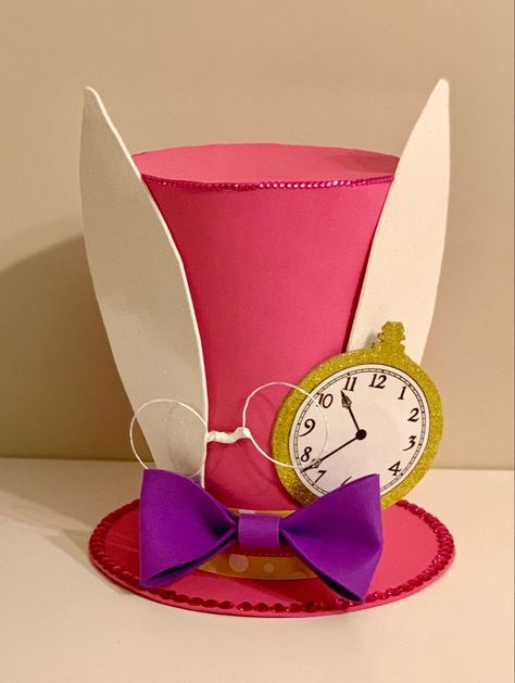 Alice In Wonderland Hats Diy, Mad Hatters Tea Party Costumes, Mad Hatter Diy, Diy Mad Hatter Hat, Mad Hatters Hat, Diy Tea Party Hats, Diy Christmas Hats, Playing Card Crafts, Alice In Wonderland Hat