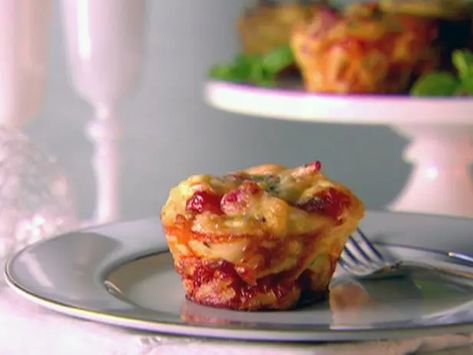 Get Linguine and Prosciutto Frittatas Recipe from Food Network Prosciutto Frittata, Frittatas Recipe, Giada Recipes, Easy Quick Recipes, Crumb Cake Recipe, Aioli Recipe, Potluck Ideas, Recipes For Chicken, Tin Recipes