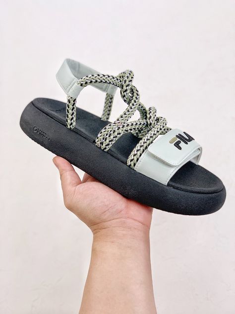 Brand Sandals, Sandals Casual, Casual Sport, Trending Sneakers, Casual Sport Shoes, Sandals Brands, Casual Sandals, Women Brands, Sport Shoes