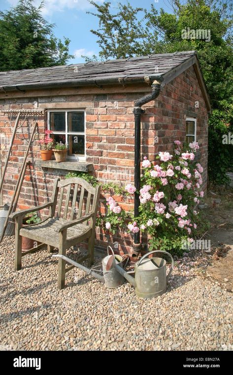 Garden Outbuilding Ideas, Brick Shed, Summer In England, Cottage Garden Sheds, Small Garden Shed, Summer House Garden, Brick Garden, Cottage Garden Design, Outdoor Sheds