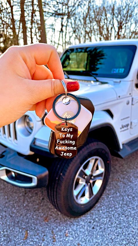 Jeep Wrangler Rubicon Aesthetic, Jeep Wrangler Keys, Jeep Keys Aesthetic, Jeep Astethic, Jeep Vision Board, Blue Jeep Wrangler Aesthetic, Keep Wrangler Aesthetic, Jeep Aesthetic Interior, Jeep Wrangler Interior Aesthetic