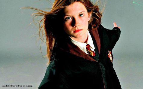 Ginny Weasley Costume, Redhead Halloween, Pottermore Wand, Harry Potter Ginny Weasley, Harry Potter Ginny, Harry Potter Character, Weasley Family, Arthur Weasley, The Prisoner Of Azkaban