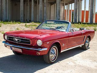 Old Luxury Cars, Vsco Lifestyle, Vintage Cars 1950s, Cool Old Cars, Shelby Mustang, Ford Mustang Convertible, Classic Mustang, Mustang Convertible, Ford Mustang Shelby