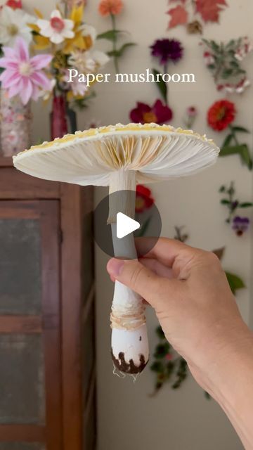 Mushroom Paper Craft, Alice In Wonderland Mushrooms, Paper Mushrooms, Alice In Wonderland Mushroom, Mushroom Paper, Mushroom Handmade, Crepe Flowers, Enchanted Forest Theme, Flowers In The Attic