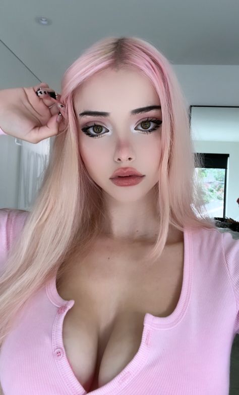 Lauren Burch, Blue And Pink Hair, Goth Beauty, Cute Makeup, Hottest Celebrities, Pink Hair, Dark Pink, Beauty Women, Hair Inspiration