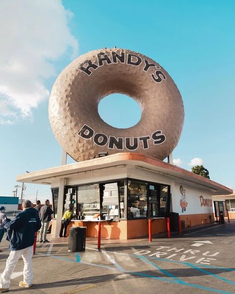 Randys Donuts, Hello Kitt, Hollywood Photo, Cloud Gate, Photo Inspo, Your Head, Vintage Signs, Donuts, The One