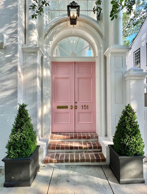 Pink Front Door, Pink Door, Dream House Rooms, Barbie Dream House, Pink Houses, Dream Apartment, Dream House Interior, Dream House Exterior, House Goals