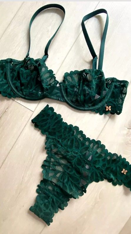 Green Bra And Under Set, Aesthetic Lingerie Sets, Emerald Green Lingerie Set, Langerai Outfits Aesthetic, Green Lingerie Aesthetic, Cute Bra And Under Set, Shein Coupons, Green Lingerie, Icon 5