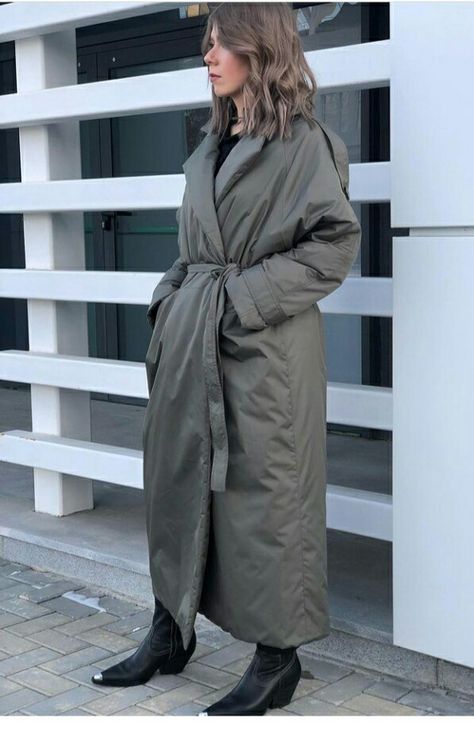 Raincoats For Women, Clothing Hacks, Fall Winter Outfits, Long Coat, Winter Outfits, Trench Coat, Fall Winter, Street Style, Wardrobe