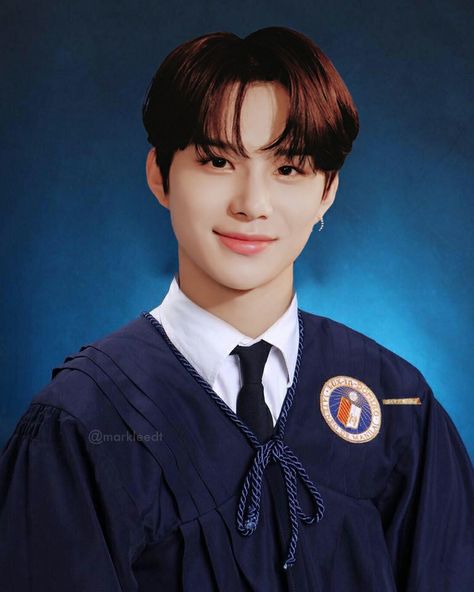 NCT ph university edits Kpop Graduation, Graduation Edit, Au Pics, Graduation Pic, Jungwoo Nct, Kim Jungwoo, Graduation Pics, Seventeen Wallpapers, Kpop Edits