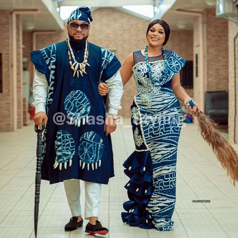 Couple African Outfits Matching Wedding, Couples African Outfits, African Fabric Dress, Traditional Wedding Attire, African Attire For Men, Short African Dresses, Couple Dress, African Clothing For Men, African Fashion Women Clothing