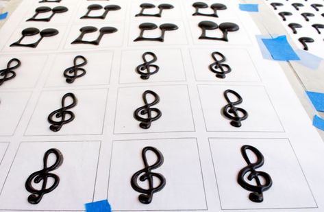 Music Note Royal Icing Transfers and Templates Royal Icing Piping, Royal Icing Templates, Piano Cakes, Music Cakes, Icing Transfers, Decorate Cupcakes, Music Cookies, Music Cake, Icing Decorations